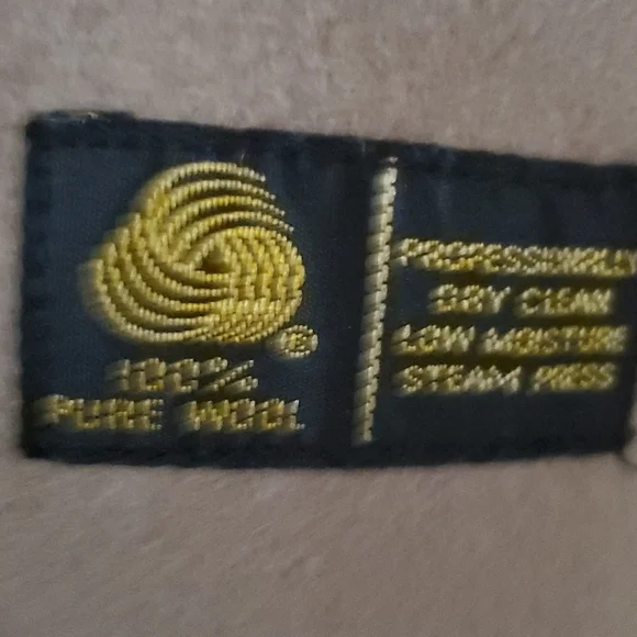 Brooks Brothers trench coat - Picture 11 of 16